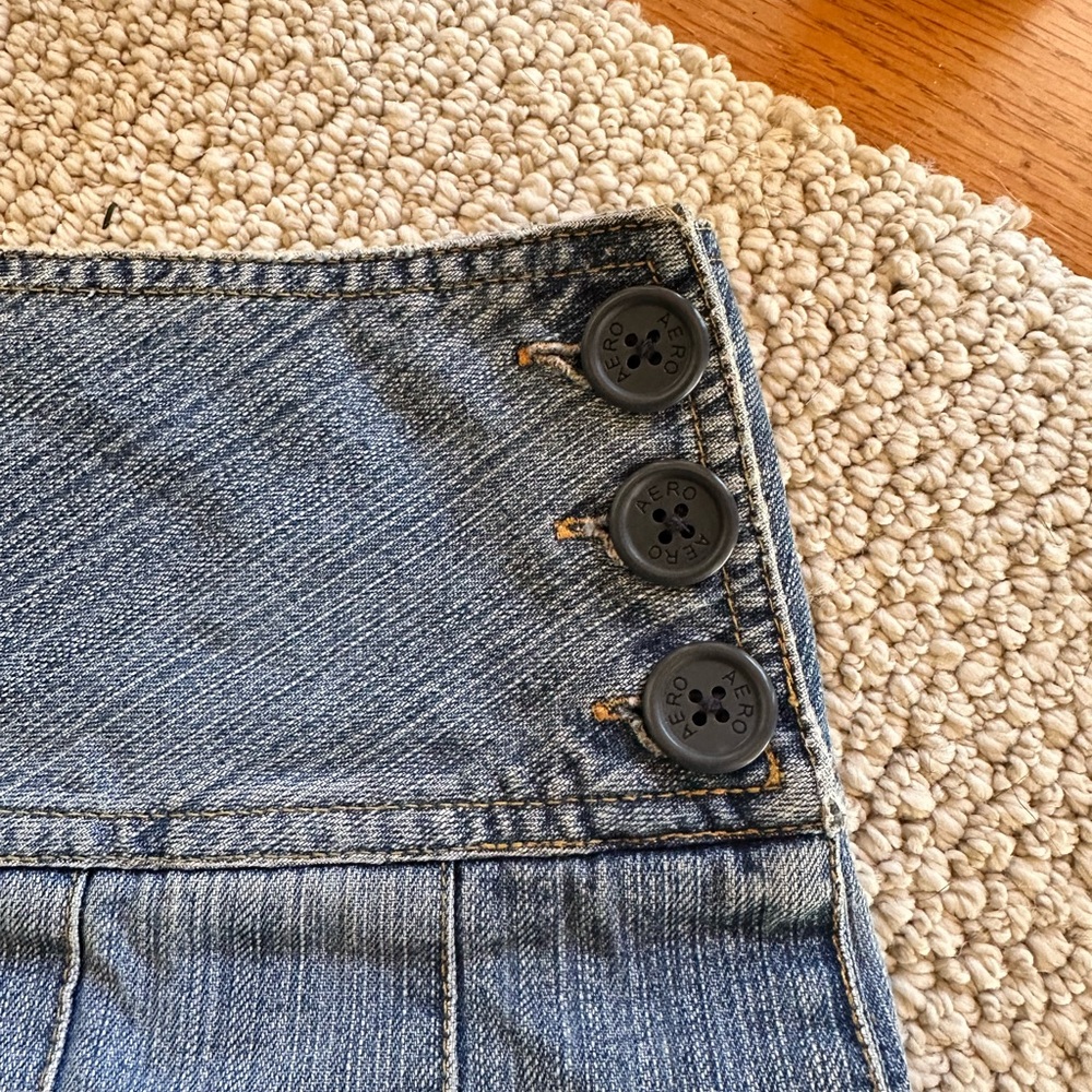 SOLD Vintage 2000’s Aeropostale Pleated Denim Skirt - Picture 3 of 6